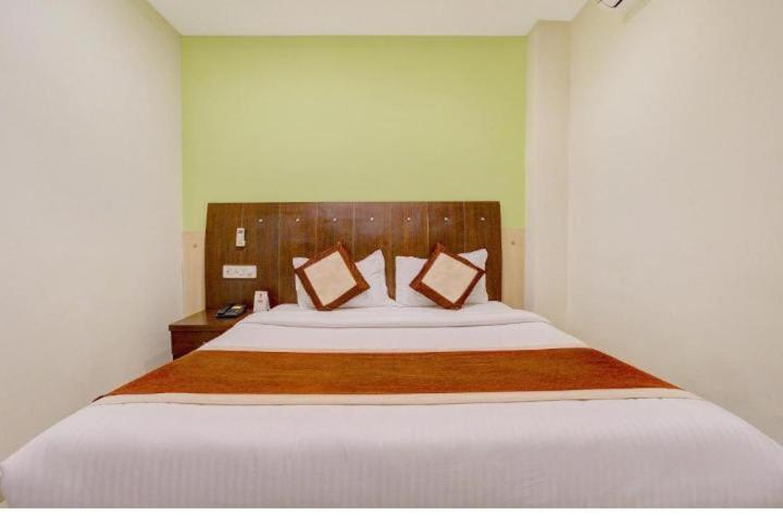 Blossoms Room The Plaza-Luxury Collection- Lakdikapul Hyderabad Exterior foto